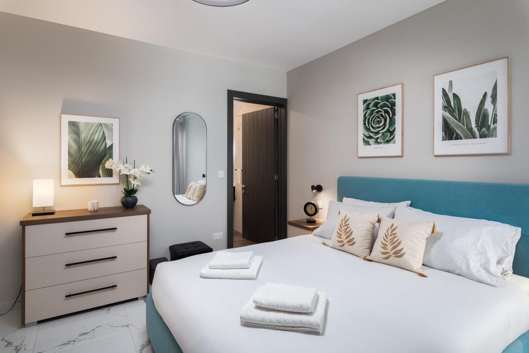 Modern 2Br Cosy Apartment With Large Terrace - Close To Manoel Island & Tigne Shopping Mall スリーマ エクステリア 写真